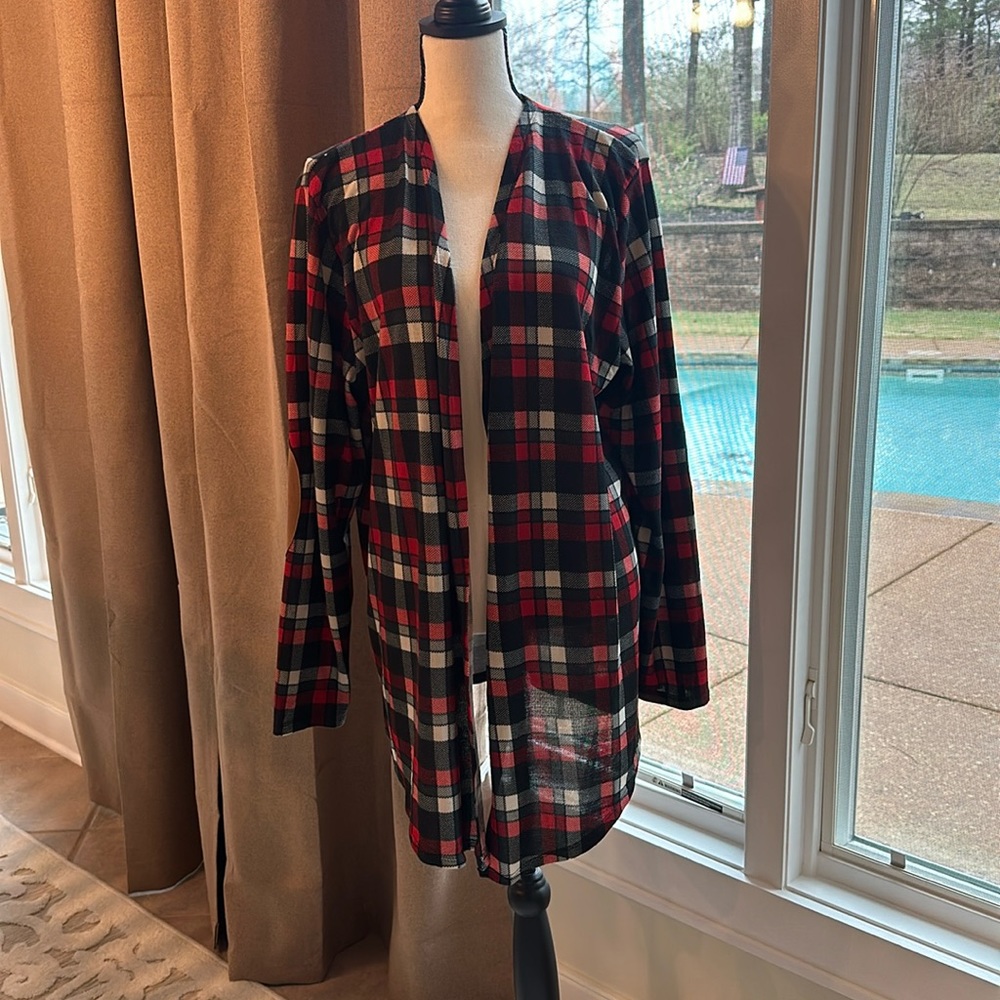 Grace & Emma Red Plaid Cardigan Sz XL/2XL